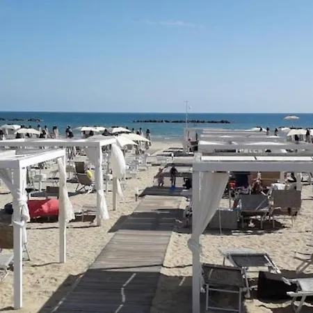 Appartamento Sul Mare Roseto Degli Abruzzi Exterior photo